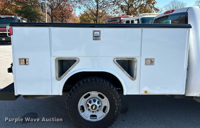 image for item NR9407 2012 Chevrolet Silverado 2500 HD  utility bed pickup truck