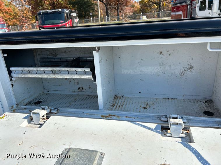 image for item NR9407 2012 Chevrolet Silverado 2500 HD  utility bed pickup truck