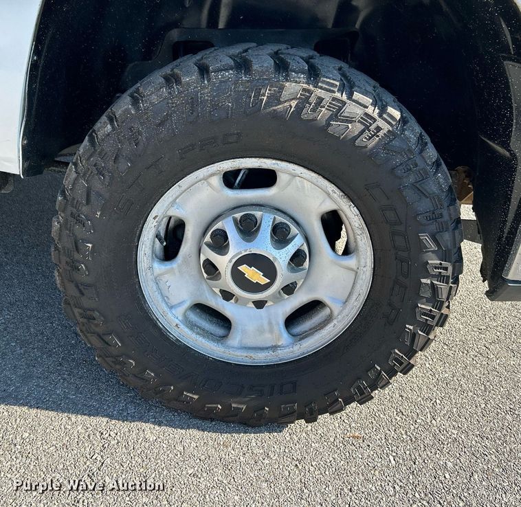 image for item NR9407 2012 Chevrolet Silverado 2500 HD  utility bed pickup truck