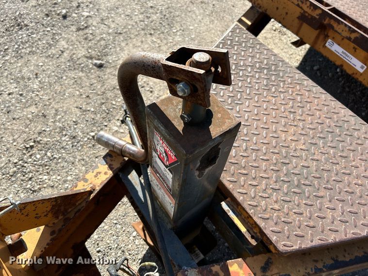 image for item NR9411 1999 Imperial  tilt deck equipment trailer