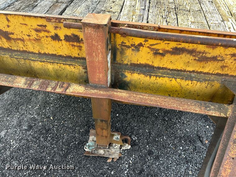 image for item NR9422 1983 Brooks Brothers OW  equipment trailer