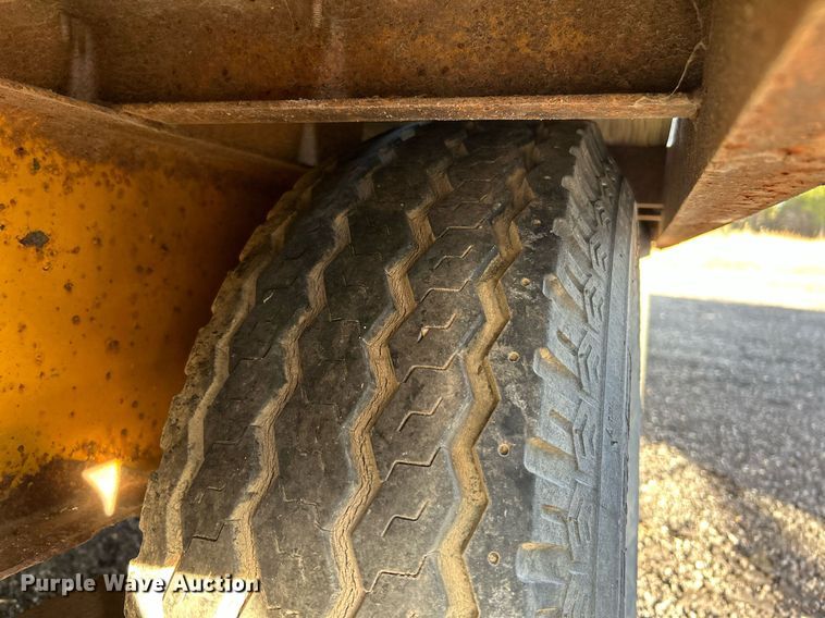 image for item NR9422 1983 Brooks Brothers OW  equipment trailer