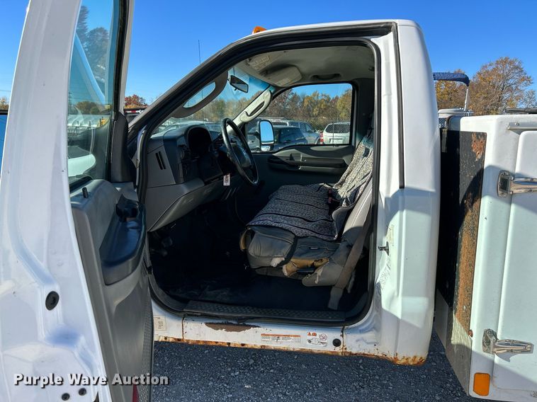 image for item NR9423 2007 Ford F550 Super Duty XL  utility / service truck