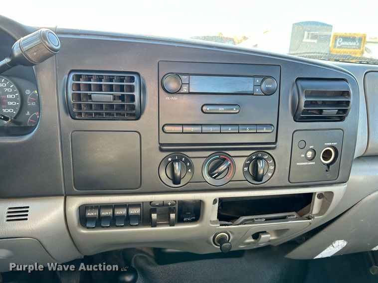 image for item NR9423 2007 Ford F550 Super Duty XL  utility / service truck