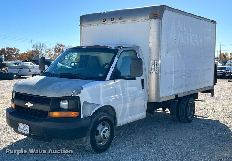 image for item NR9424 2007 Chevrolet Express 3500  box truck