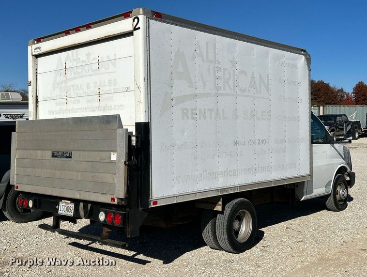 image for item NR9424 2007 Chevrolet Express 3500  box truck