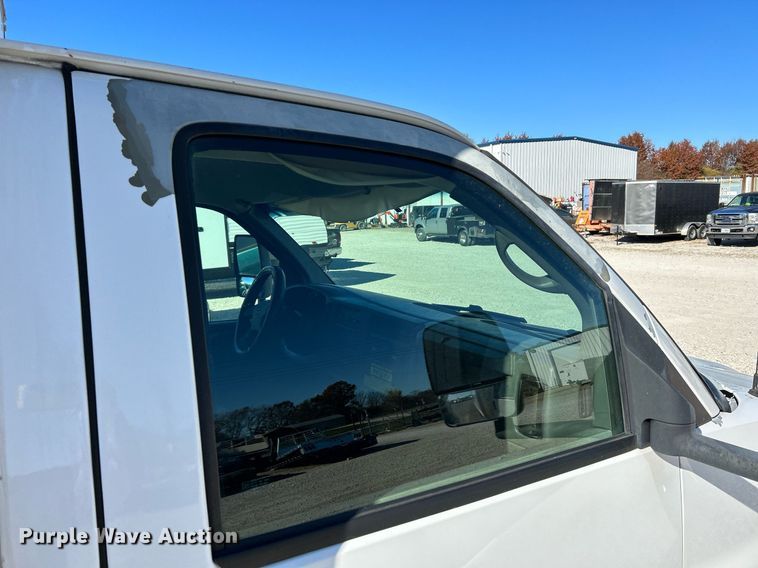 image for item NR9424 2007 Chevrolet Express 3500  box truck