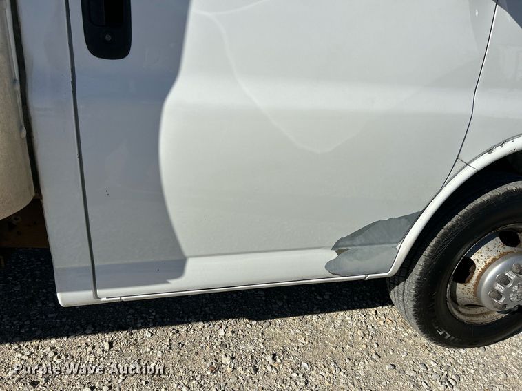 image for item NR9424 2007 Chevrolet Express 3500  box truck