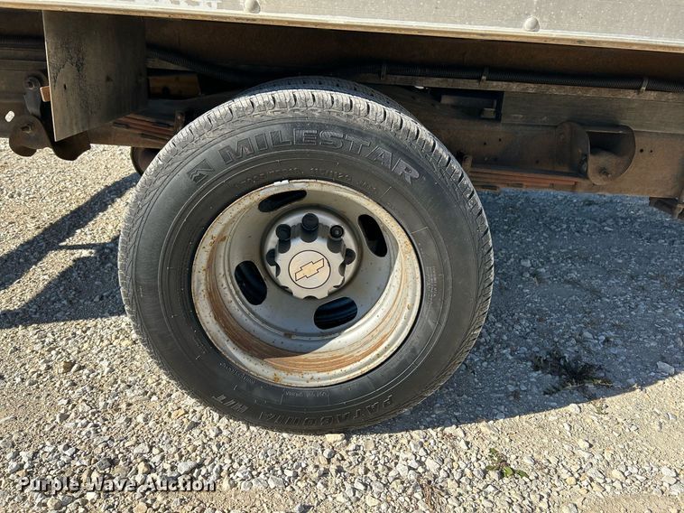 image for item NR9424 2007 Chevrolet Express 3500  box truck