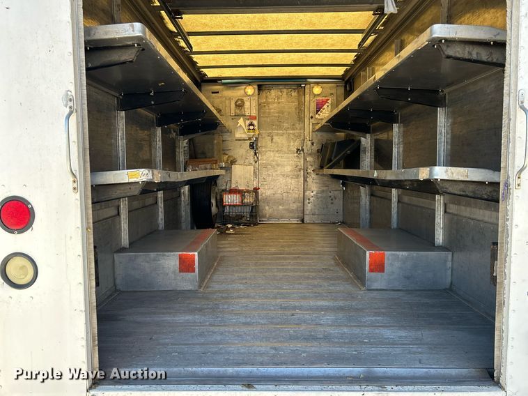 image for item NR9428 2005 Freightliner MT45  delivery truck