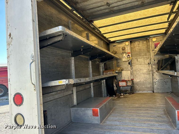 image for item NR9428 2005 Freightliner MT45  delivery truck