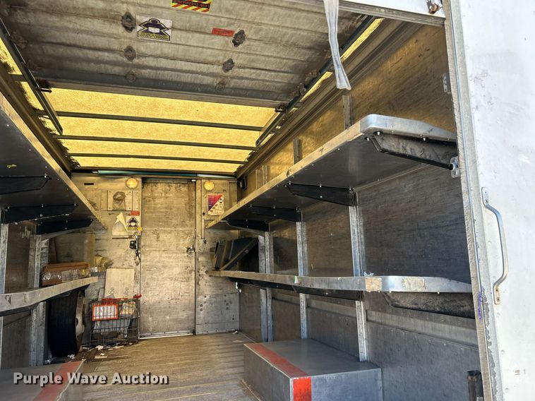 image for item NR9428 2005 Freightliner MT45  delivery truck