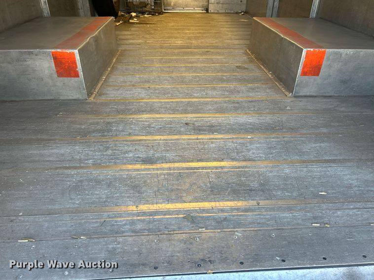 image for item NR9428 2005 Freightliner MT45  delivery truck