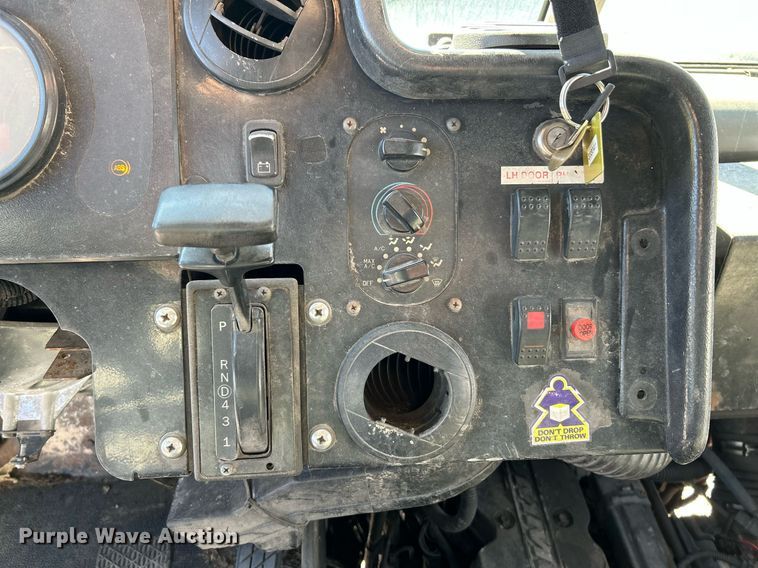 image for item NR9428 2005 Freightliner MT45  delivery truck