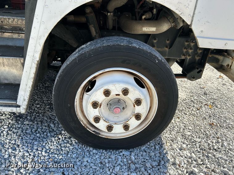 image for item NR9428 2005 Freightliner MT45  delivery truck