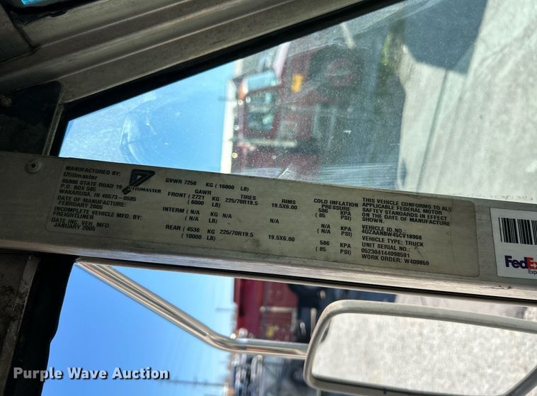 image for item NR9428 2005 Freightliner MT45  delivery truck