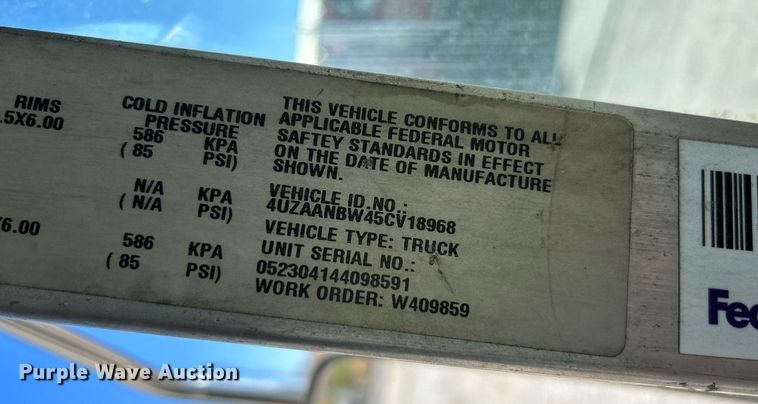 image for item NR9428 2005 Freightliner MT45  delivery truck