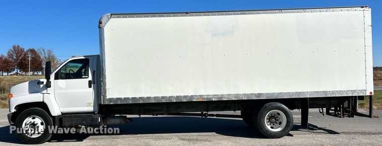 image for item NR9430 2004 Chevrolet C6500  box truck