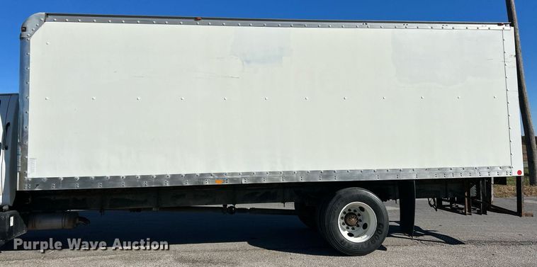 image for item NR9430 2004 Chevrolet C6500  box truck