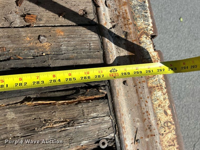 image for item NR9430 2004 Chevrolet C6500  box truck