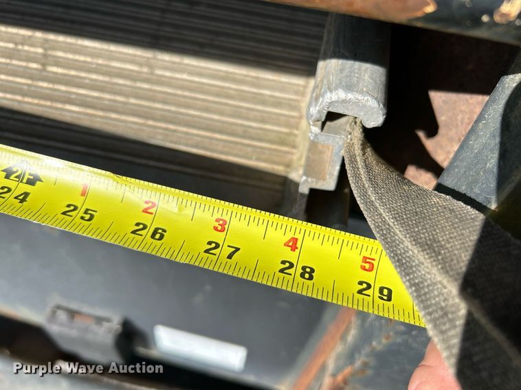 image for item NR9430 2004 Chevrolet C6500  box truck