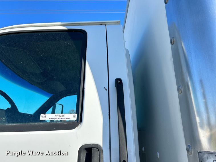 image for item NR9430 2004 Chevrolet C6500  box truck