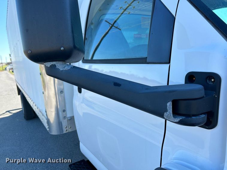 image for item NR9430 2004 Chevrolet C6500  box truck