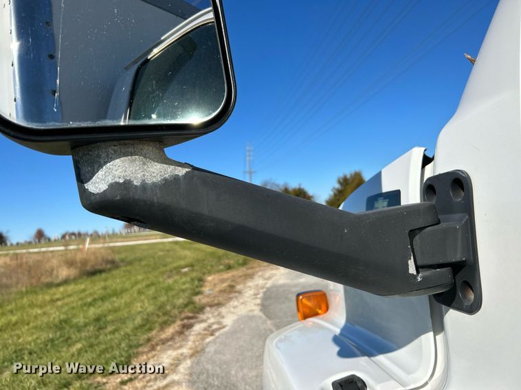 image for item NR9430 2004 Chevrolet C6500  box truck