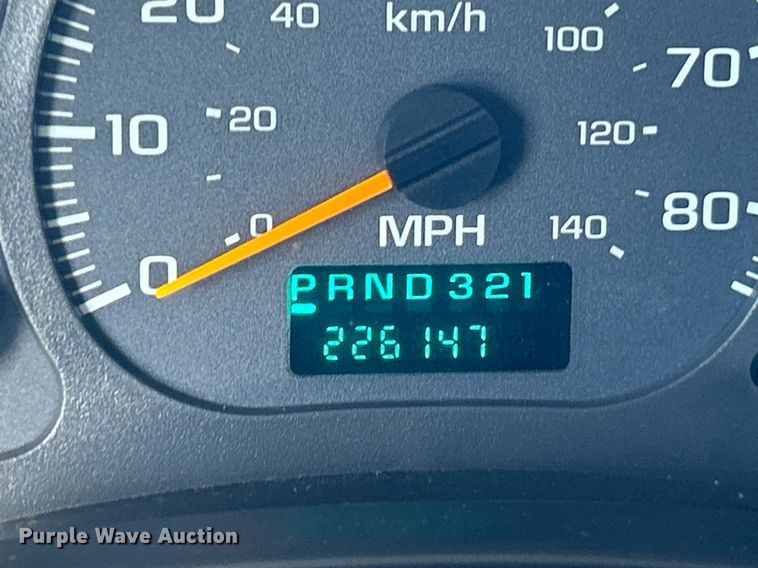 image for item NR9430 2004 Chevrolet C6500  box truck