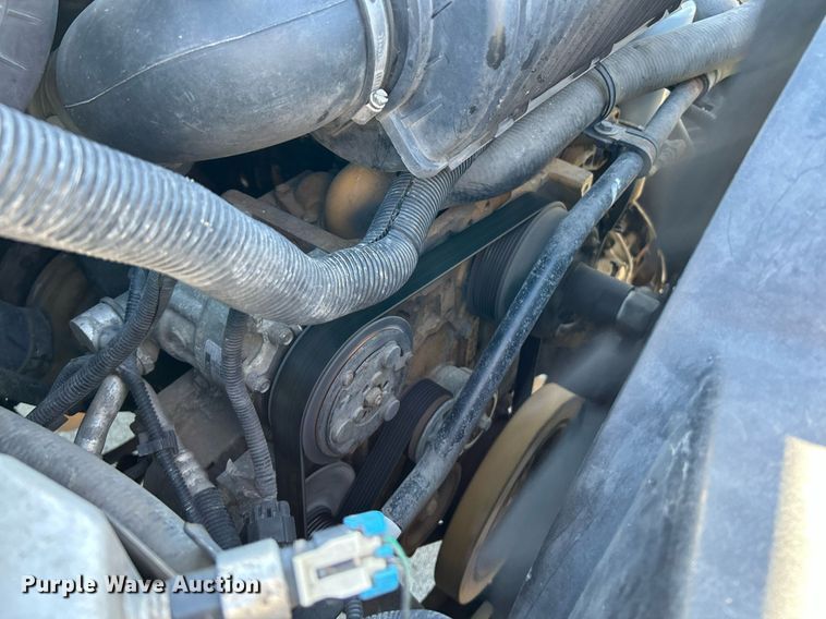 image for item NR9430 2004 Chevrolet C6500  box truck