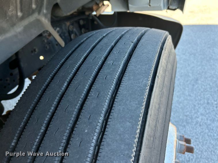 image for item NR9430 2004 Chevrolet C6500  box truck