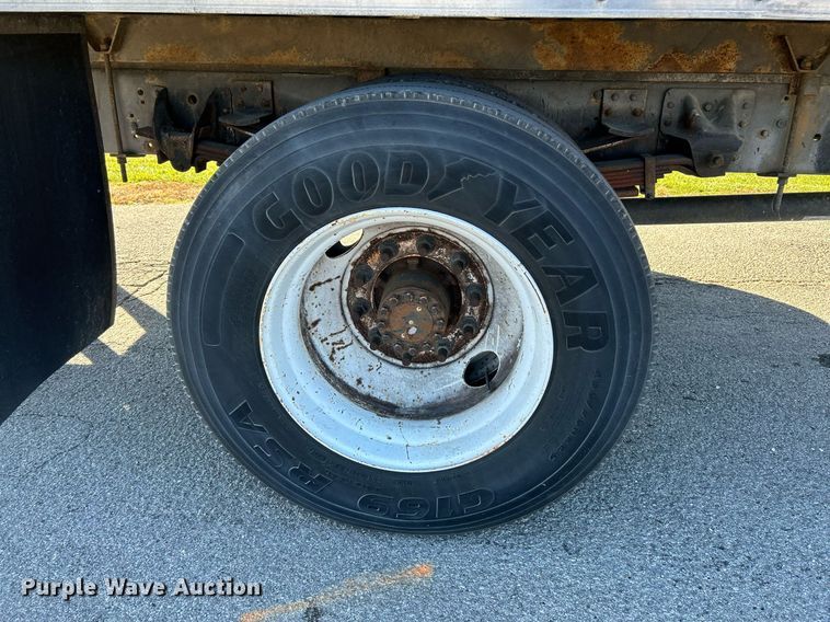 image for item NR9430 2004 Chevrolet C6500  box truck