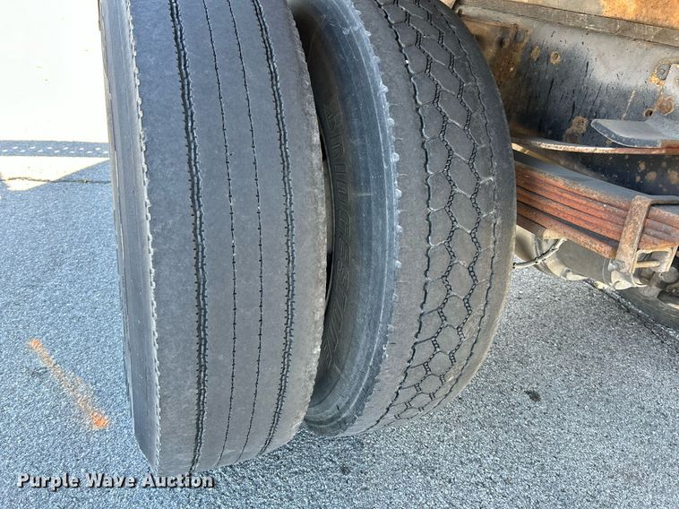 image for item NR9430 2004 Chevrolet C6500  box truck