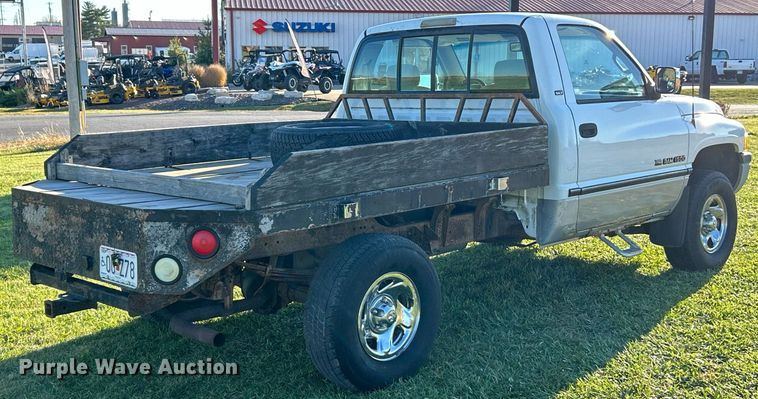 image for item NR9433 1996 Dodge Ram 1500  flatbed pickup truck