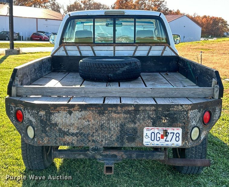 image for item NR9433 1996 Dodge Ram 1500  flatbed pickup truck