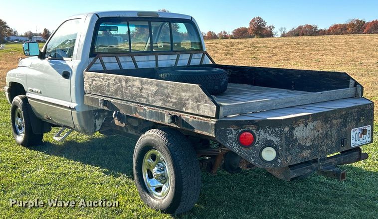 image for item NR9433 1996 Dodge Ram 1500  flatbed pickup truck