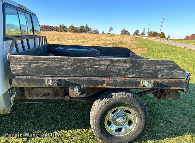 image for item NR9433 1996 Dodge Ram 1500  flatbed pickup truck