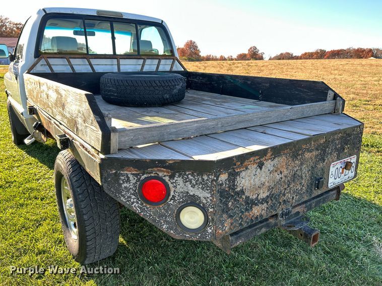 image for item NR9433 1996 Dodge Ram 1500  flatbed pickup truck