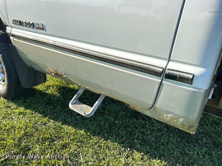 image for item NR9433 1996 Dodge Ram 1500  flatbed pickup truck