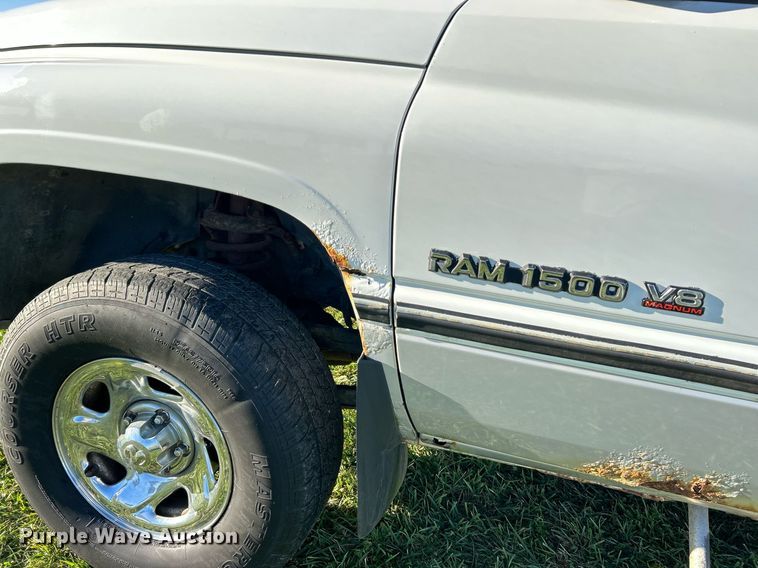 image for item NR9433 1996 Dodge Ram 1500  flatbed pickup truck