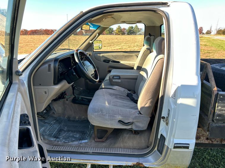 image for item NR9433 1996 Dodge Ram 1500  flatbed pickup truck