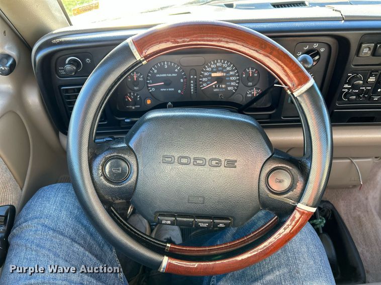 image for item NR9433 1996 Dodge Ram 1500  flatbed pickup truck