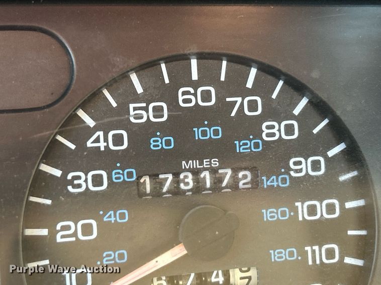 image for item NR9433 1996 Dodge Ram 1500  flatbed pickup truck