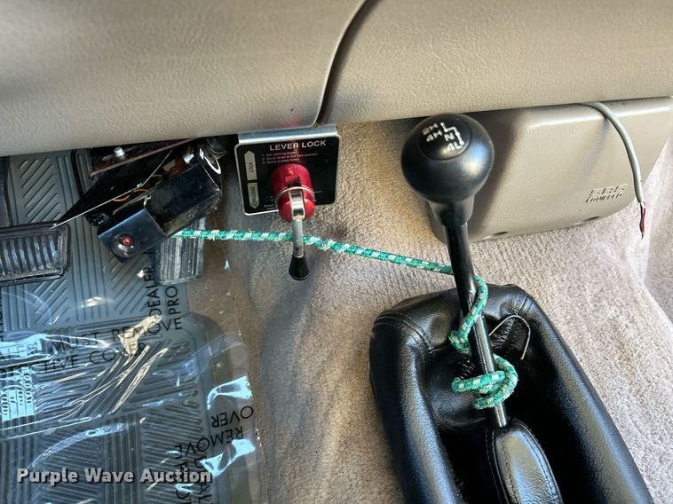 image for item NR9433 1996 Dodge Ram 1500  flatbed pickup truck