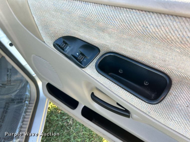 image for item NR9433 1996 Dodge Ram 1500  flatbed pickup truck