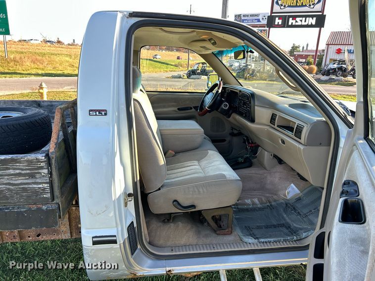 image for item NR9433 1996 Dodge Ram 1500  flatbed pickup truck