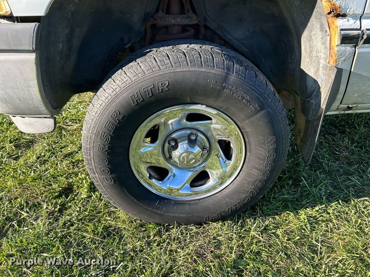 image for item NR9433 1996 Dodge Ram 1500  flatbed pickup truck