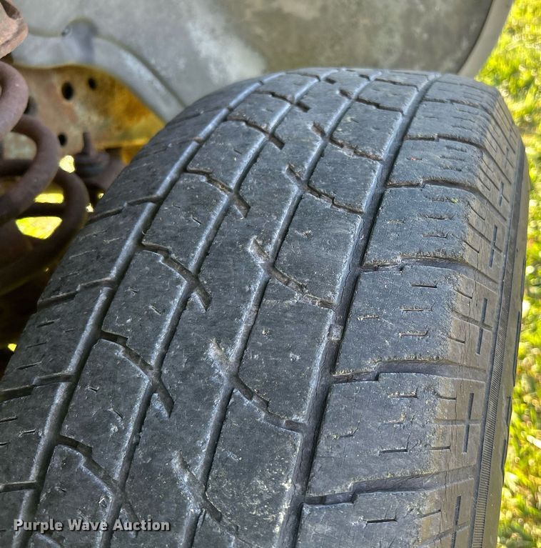 image for item NR9433 1996 Dodge Ram 1500  flatbed pickup truck