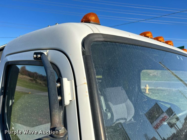 image for item NR9435 2008 Mitsubishi FUSO  flatbed truck