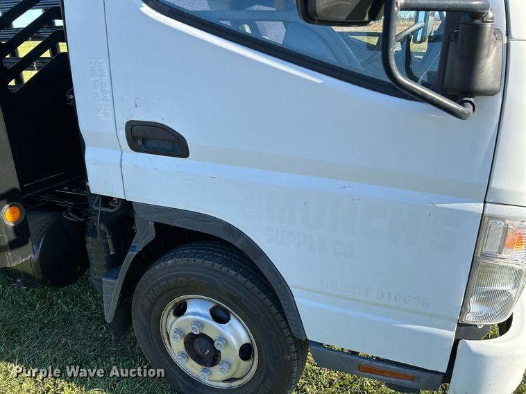 image for item NR9435 2008 Mitsubishi FUSO  flatbed truck